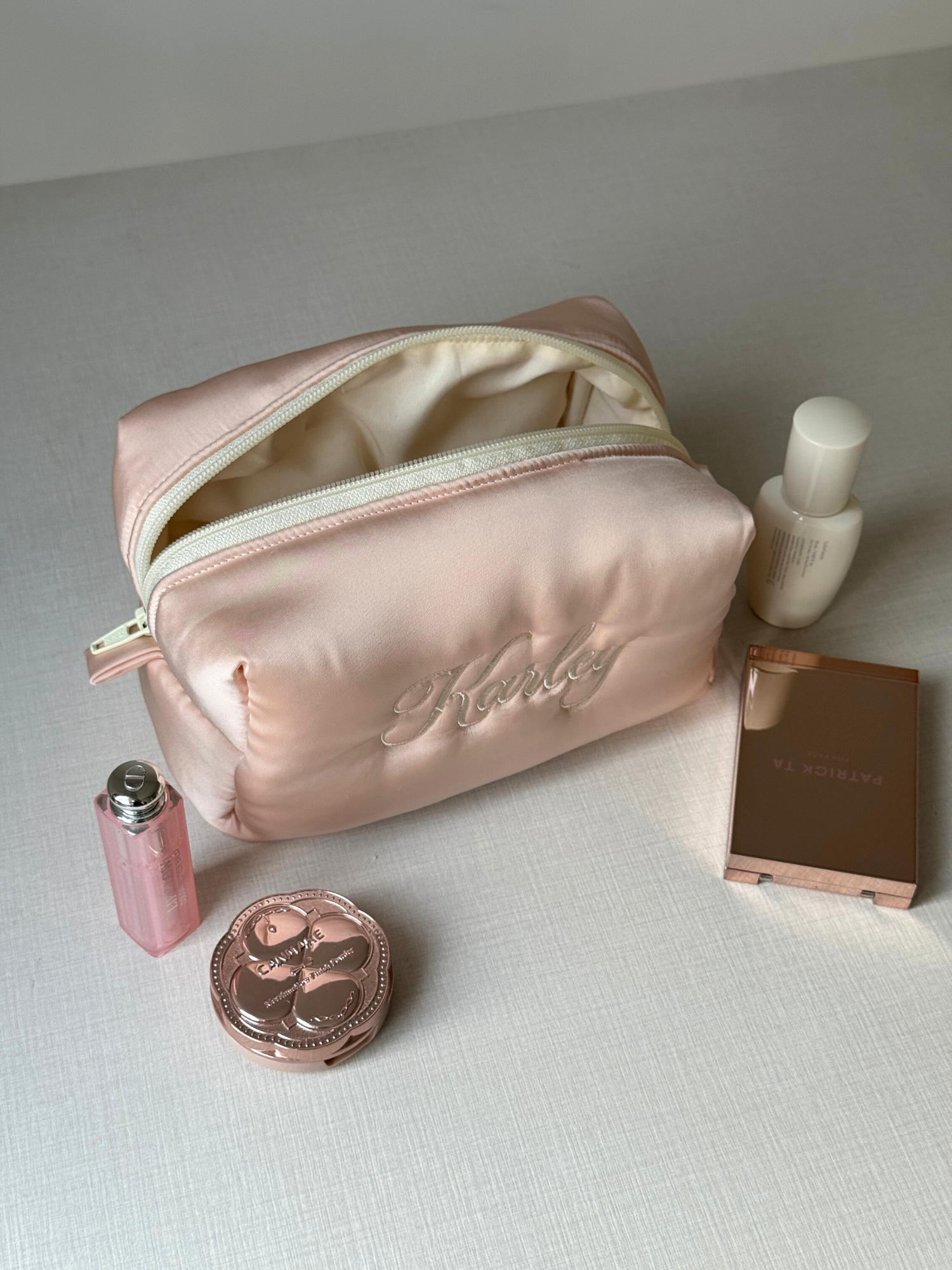 Makeup Pouch - Silk Dream