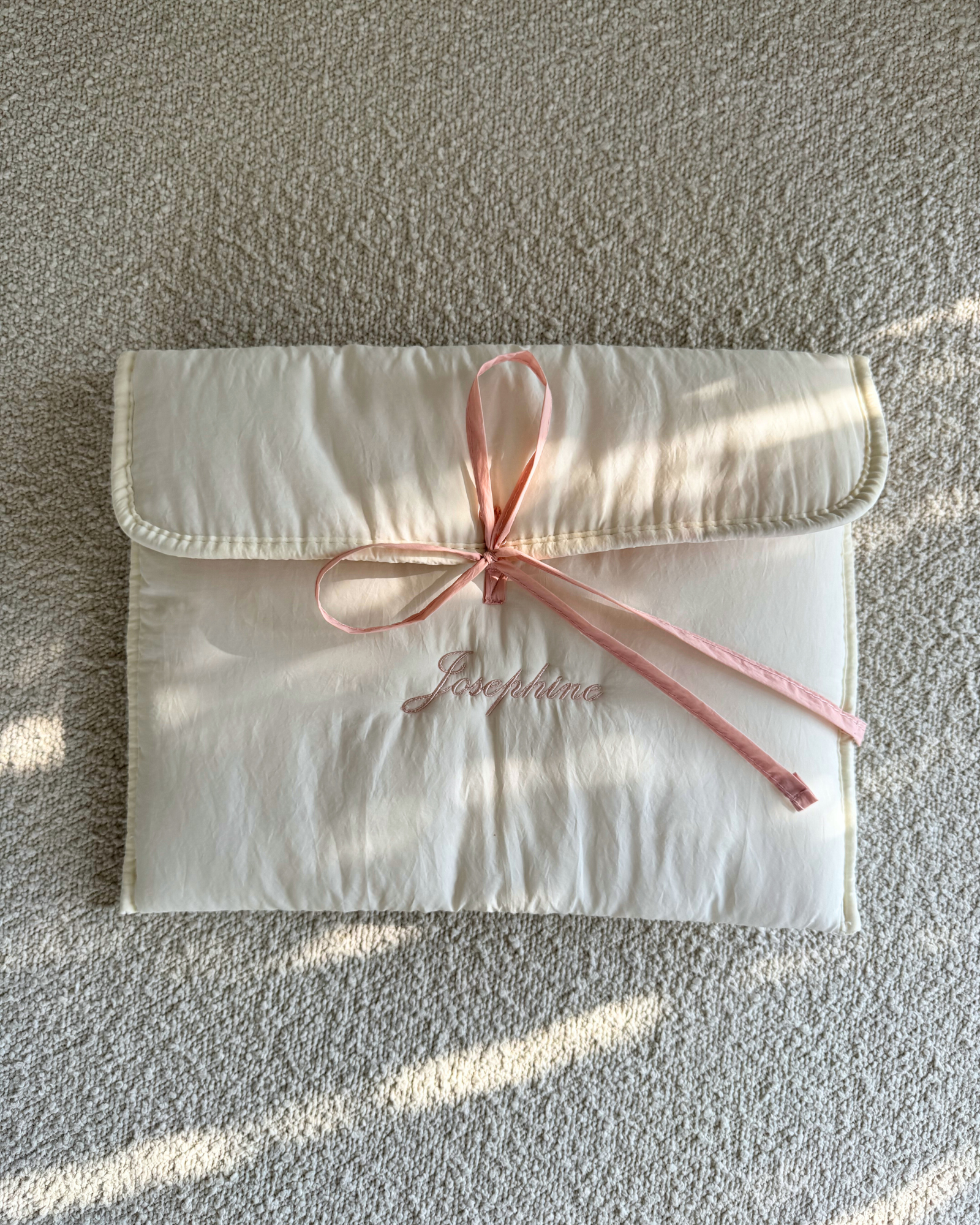 Laptop Sleeve - Ribbon Kiss 1